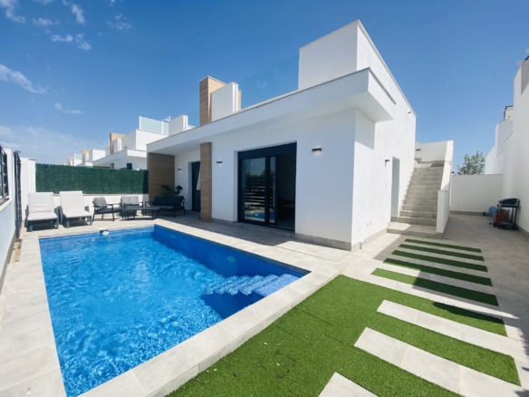 2 bedroom villa for sale in El Alba Resort